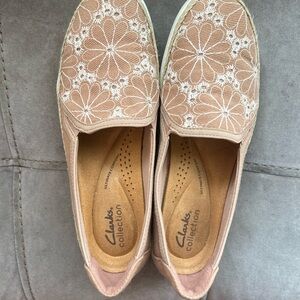 Clarks Tan Floral Lace Flats